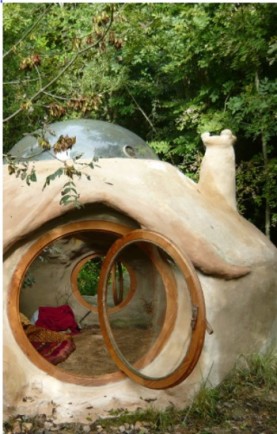 Stage de création d'un igloo en terre (35) : Pour créer, participer et apprendre les techniques de base de construction d'un igloo en terre : venez à la Guette en Beauvais !